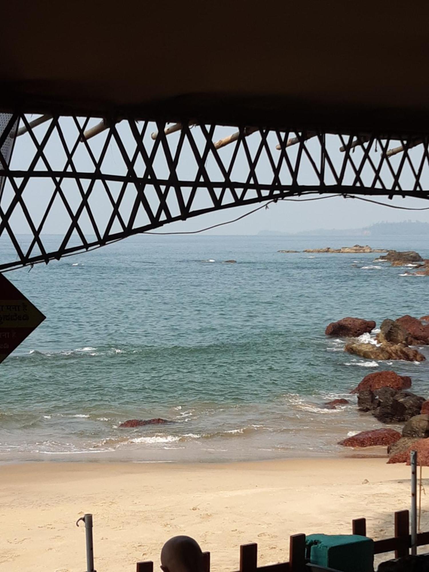 Om Ganesh Guest House Cliffside Arambol Exterior photo