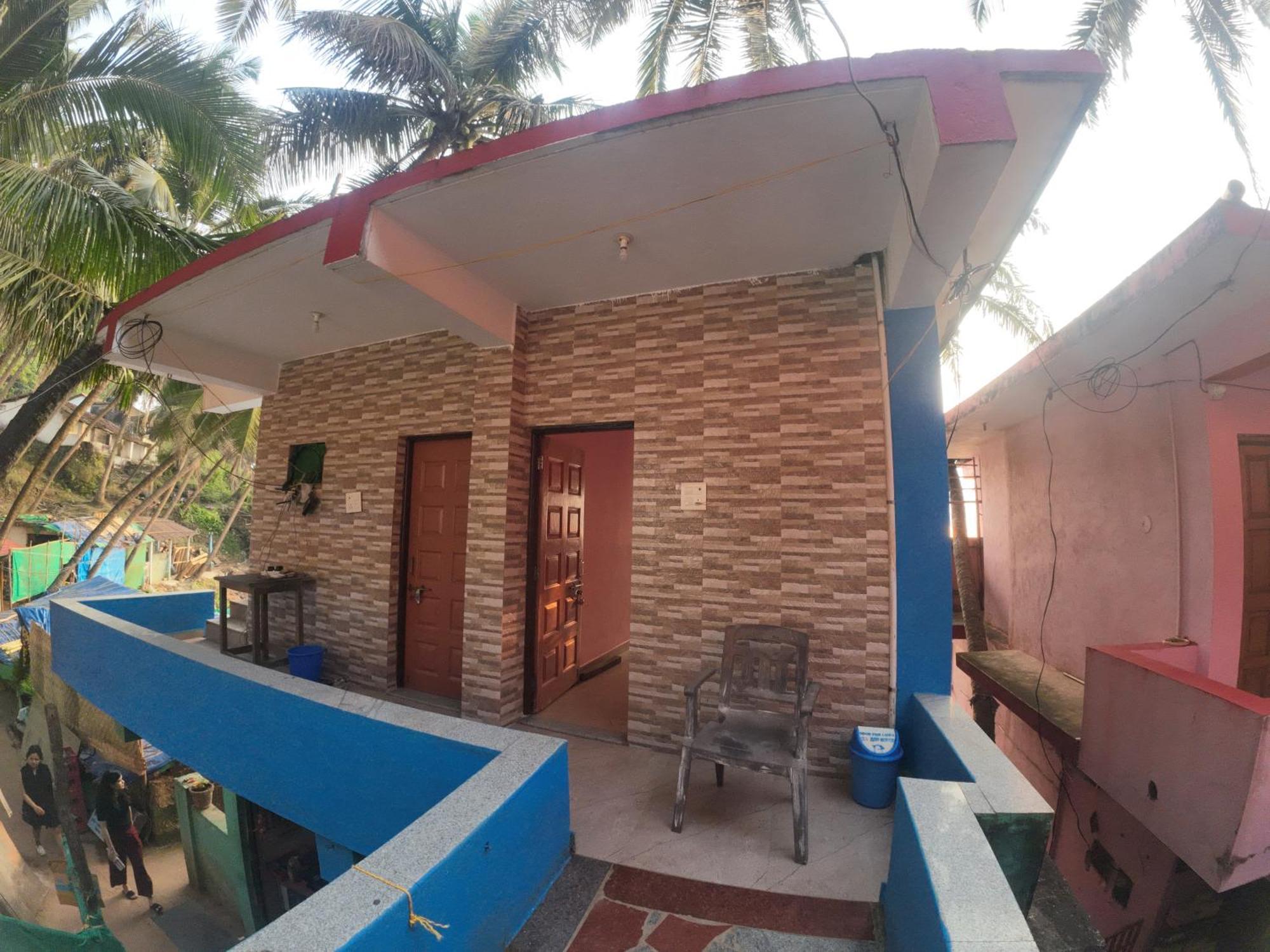 Om Ganesh Guest House Cliffside Arambol Exterior photo