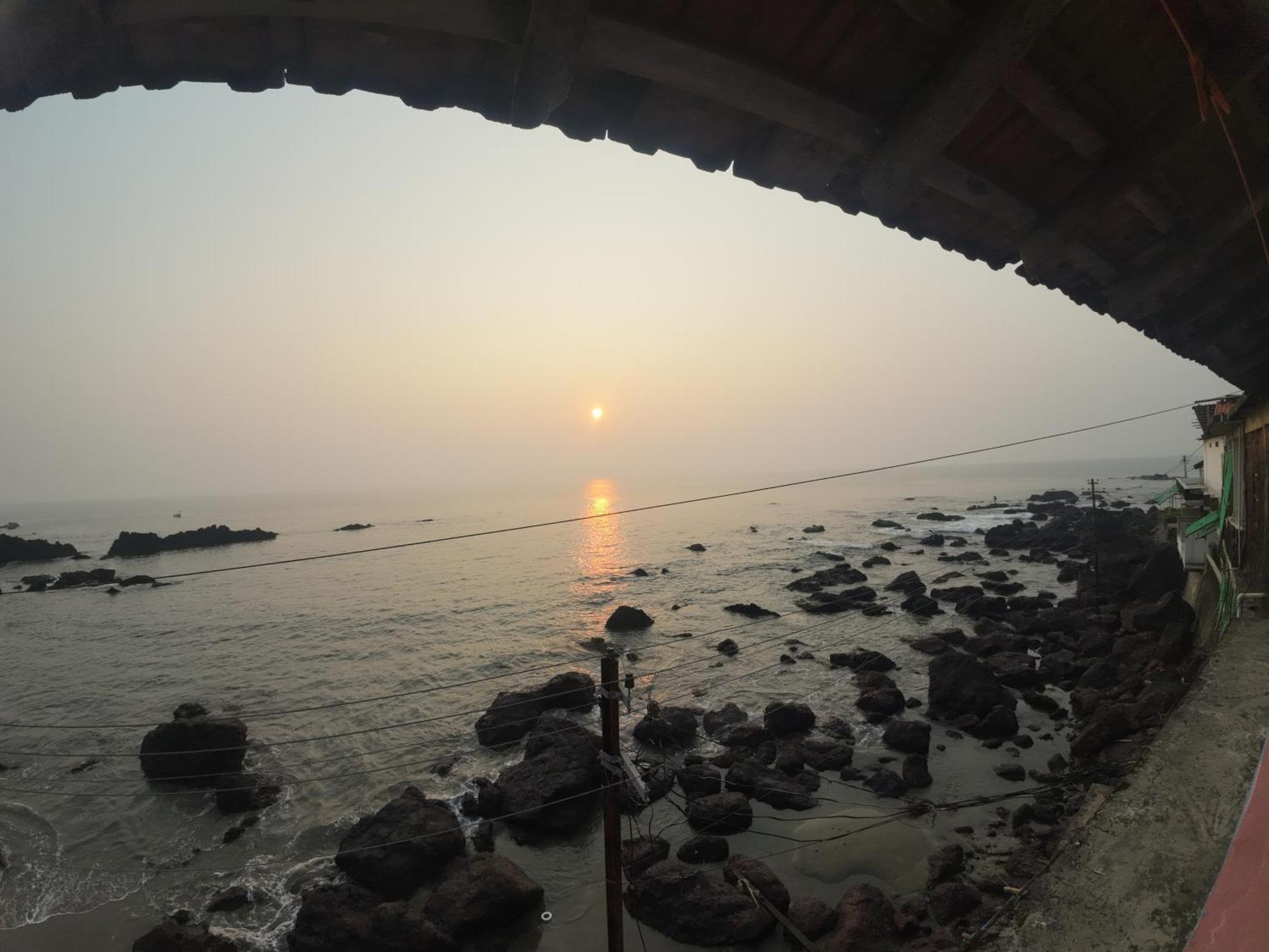 Om Ganesh Guest House Cliffside Arambol Exterior photo